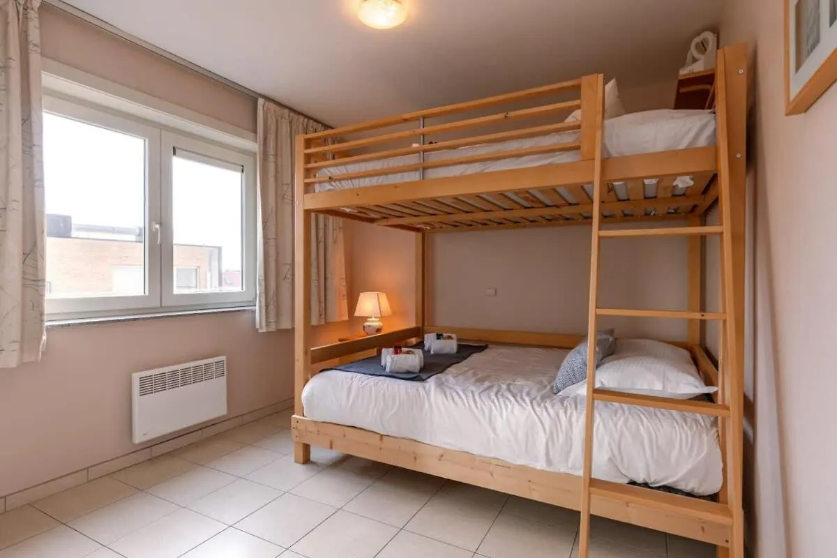 Huswell - Lovely Apartment With Lateral Sea View location